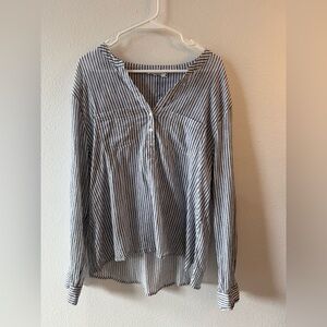 Carve Designs 100% Cotton White & Navy Button Top